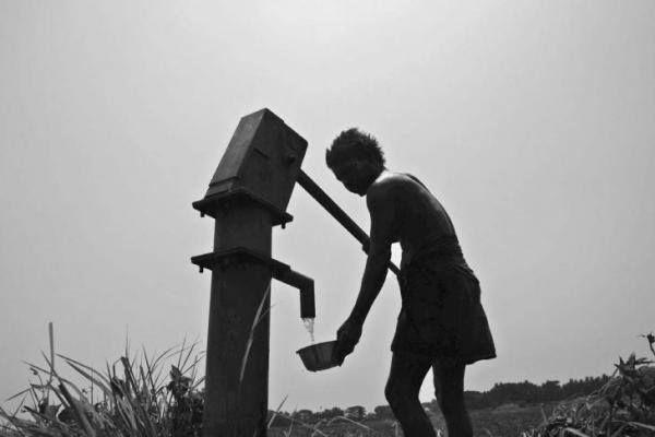 BMKG menyatakan tujuh daerah dari total 10 kabupaten/kota di Nusa Tenggara Barat (NTB) masuk status awas kekeringan meteorologis akibat kemarau