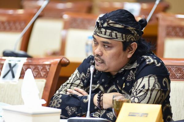 Kasus ini harus diusut secara transparan dan tuntas. Jangan berhenti pada pelaku, tetapi telusuri juga apakah ada jaringan peredaran narkoba di RS