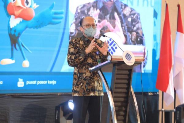 Menurut Anwar Sanusi, dalam penyiapan SDM unggul, pemerintah sangat membutuhkan bantuan dari Perguruan Tinggi guna menghasilkan kebijakan efektif yang sesuai dengan kondisi ketenagakerjaan di lapangan.&nbsp;