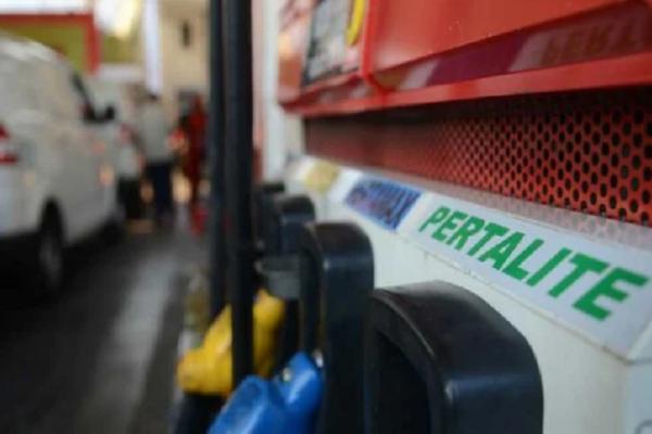 Indonesia masih bisa meredam dampak ketidakpastian global itu melalui bantalan Anggaran Pendapatan dan Belanja Negara