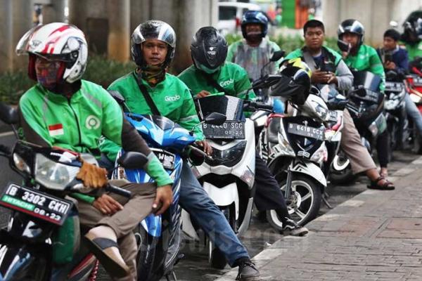 Kita menerima masukan dari mereka tentang bagaimana tarif yang selama ini dari pemberlakuan kemudian 92:8 persen itu berjalan dan evaluasinya.