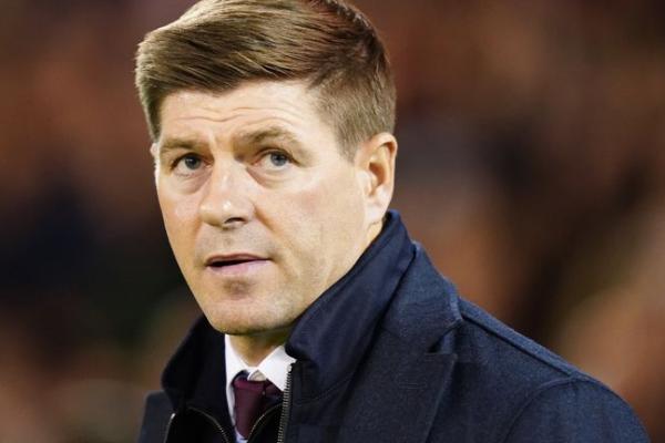 Penggemar Al-Ettifaq mendesak klub segera memecat pelatih Steven Gerrard, menyusul sejumlah hasil buruk di Liga Pro Saudi