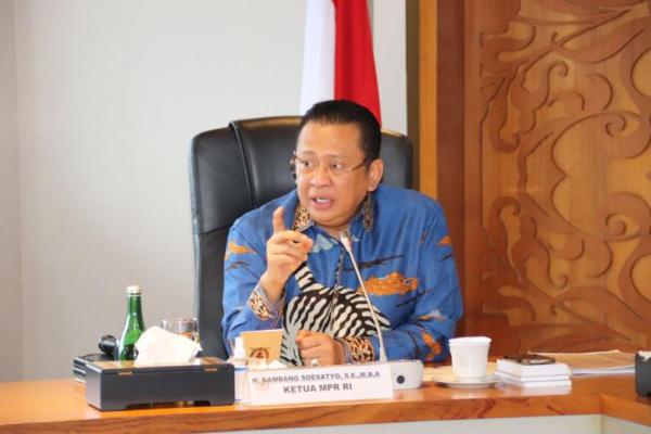 Jangan sampai pandemi Covid-19 yang menyebabkan pandemi kesehatan dan ekonomi, juga mengakibatkan pandemi moral berupa terpinggirkannya nilai-nilai luhur, kearifan lokal, dan jati diri bangsa.