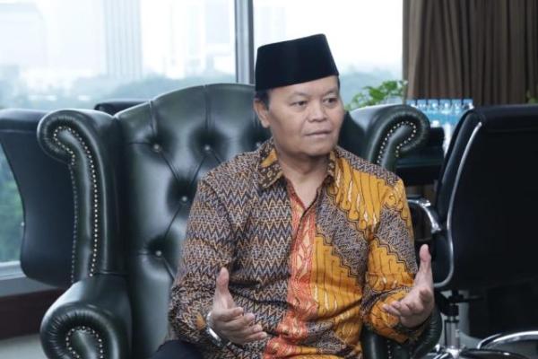 UUDNRI 1945 mengakui adanya perkawinan yang sah, dan itu adalah yang sah menurut ajaran agama.