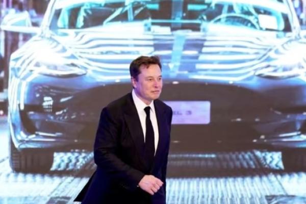 Elon Musk, bos mobil listrik Tesla dan perusahaan rintisan kecerdasan buatan xAI memiliki kekayaan hingga USD839 miliar atau setara Rp14.152 triliun