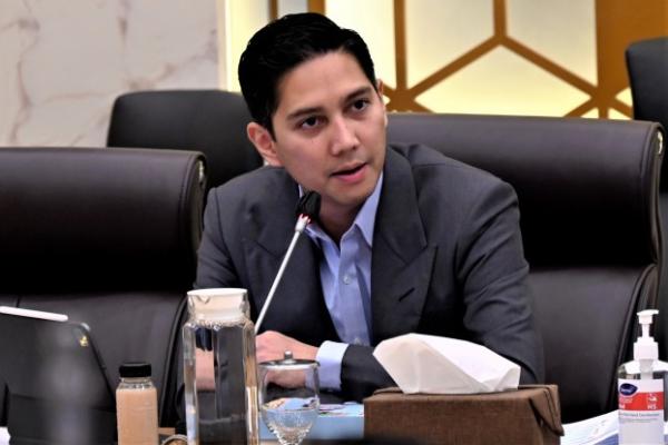 Koperasi merupakan jawaban atas masalah ketimpangan struktural yang selama ini menghambat kemajuan desa. Warga desa dapat berhimpun untuk menerapkan sistem perekonomian dengan asas gotong royong dan kekeluargaan yang hasilnya dinikmati oleh seluruh anggota koperasi.