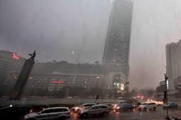 Berikut beberapa jenis ban motor yang dinilai lebih aman digunakan saat musim hujan.
