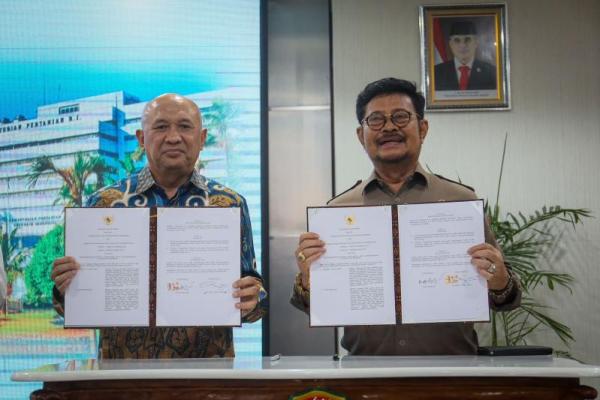 Dia juga kembali menekankan pentingnya koperasi dalam sektor pertanian&nbsp;untuk meningkatkan kualitas dan kuantitas produk perternakan olahan yang memiliki daya saing dan daya jual yang baik di dalam dan luar negeri.