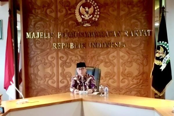 Kami minta Kemenag untuk melakukan protes resmi dan mengajukan gugatan resmi kepada Mashariq. Karena wewenang penuh ada di perusahaan yang ditunjuk oleh Saudi Arabia.