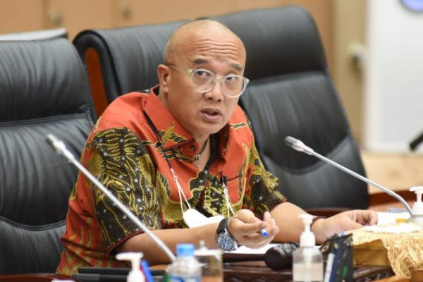 Wakil Ketua Komisi XII DPR RI, Dony Maryadi Oekon, menyoroti persoalan kelangkaan dan antrean panjang BBM yang terjadi di Indonesia, khususnya di Bali.