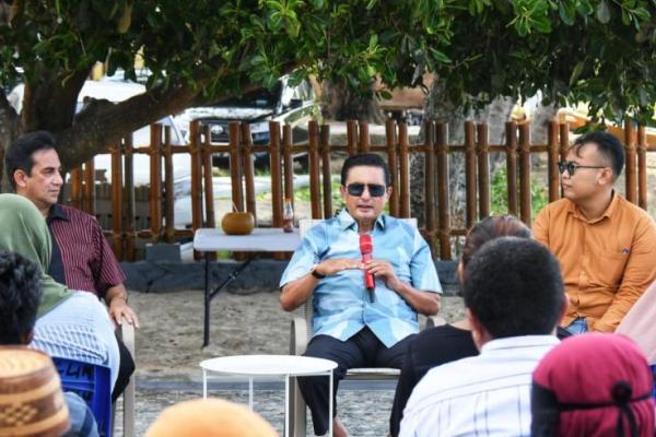 Fadel Muhammad Kagumi Potensi Wisata Pantai Dunu Gorontalo Utara