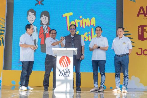 Berbagai produk keuangan&nbsp; Bank DKI yang diperkenalkan antara lain JakOne Abank, JakOne Merchant, dan serta yang terbaru, yakni JakErte.