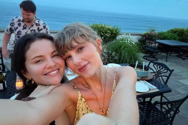 Rilis Album Baru, Lirik&nbsp;Younger and Hotter Than Me Selena Gomez Mirip dengan All Too Well Taylor Swift