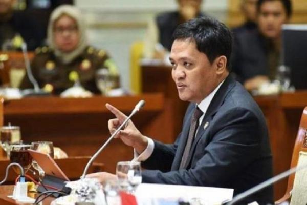 Negara memang memiliki fungsi sosial untuk membantu masyarakat, apalagi dalam momentum keagamaan dan kemanusiaan