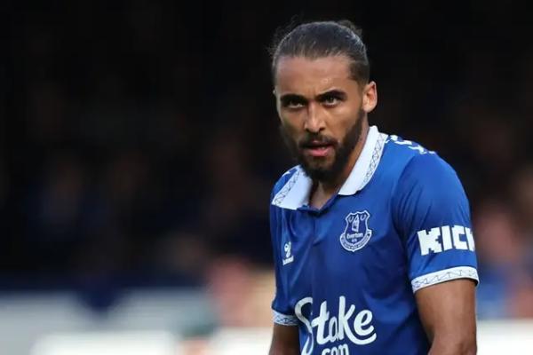 Mantan pemain Everton, Dominic Calvert-Lewin, dikabarkan telah memecat agennya, di tengah upayanya mencari klub baru menjelang pembukaan musim 2025/2026.