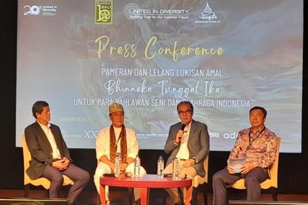 Pameran Lelang Lukisan Amal "Bhineka Tunggal Ika"mencapai 5 Miliar lebih.