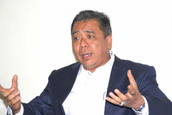 KPK menduga uang tersebut berkaitan dengan jasa pengamanan aktivitas perusahaan tambang batu bara yang telah ditetapkan sebagai tersangka.