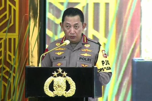 Pernyataan Kapolri Jenderal Listyo Sigit Prabowo disebut kembali dijadikan sasaran adu siasat politik.
