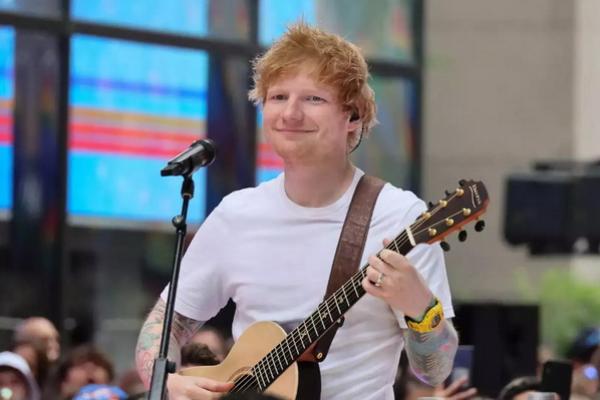 Ed Sheeran memberikan sebuah gitar dengan kata-kata spesial untuk Rice. Padahal, Ed Sheeran merupakan pemilik saham minoritas Ipswich Town.