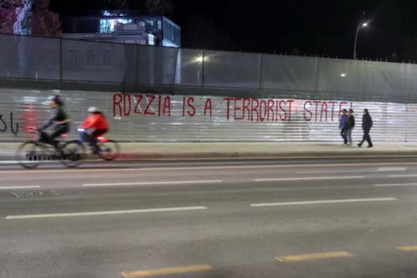 Agresi ke Ukraina, Orang-orang Rusia Anti-Perang Melarikan Diri dari Negaranya