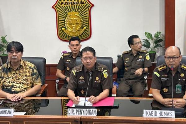 Kuntadi dipercaya menggantikan Febrie Adriansyah usai Presiden Prabowo Subianto menetapkan lima pejabat pimpinan tinggi madya baru di lingkungan Kejagung