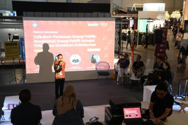 Kemdikbudristek mengajak masyarakat memanfaatkan ruang publik sebagai titik temu ekosistem kebudayaan.