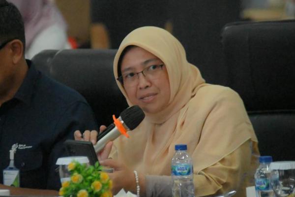 Wakil Ketua Komisi X DPR RI Kurniasih Mufidayati mendorong pemerintah membangun kebijakan pendidikan gratis yang berkeadilan.