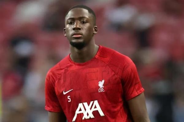Real Madrid dikabarkan semakin dekat untuk mendapatkan tanda tangan bek Liverpool, Ibrahima Konate, pada bursa transfer musim panas ini.