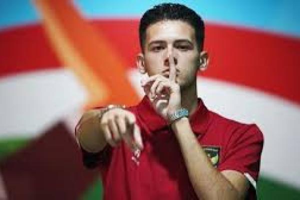 Bek Timnas Indonesia Justin Hubner mengungkapkan bahwa keluarganya mendapat ancaman pembunuhan dari sejumlah pihak di media sosial.
