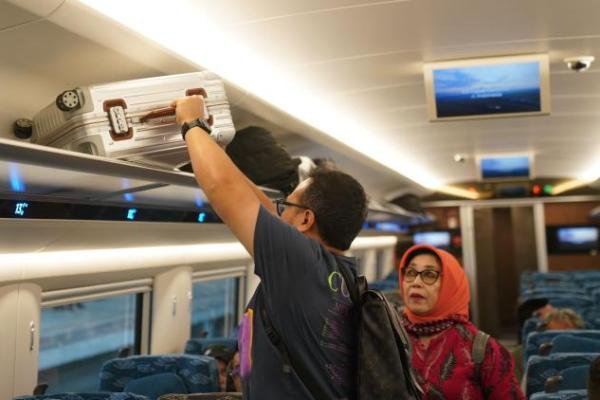 Eva menjelaskan periode keberangkatan tertinggi terjadi pada Sabtu 15 Juni lalu dengan total penumpang harian sebanyak 21 ribu orang