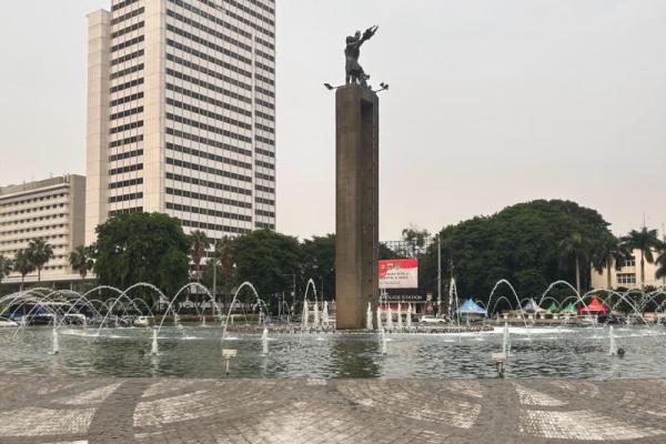 Indeks kualitas udara (AQI) kota Jakarta pagi ini berada di angka 137