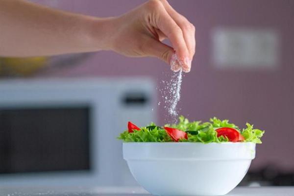 Mengonsumsi makanan nabati sehat seperti biji-bijian utuh, buah, dan sayur dapat memperlambat jam biologis sel tubuh serta menurunkan risiko kematian dini.