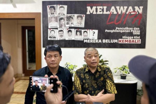 Saya lihat Jokowi menghapus harapan, memupuskan harapan kita, cita-cita kita untuk menegakkan tujuan dan juga yang apa kita inginkan pada masa reformasi.