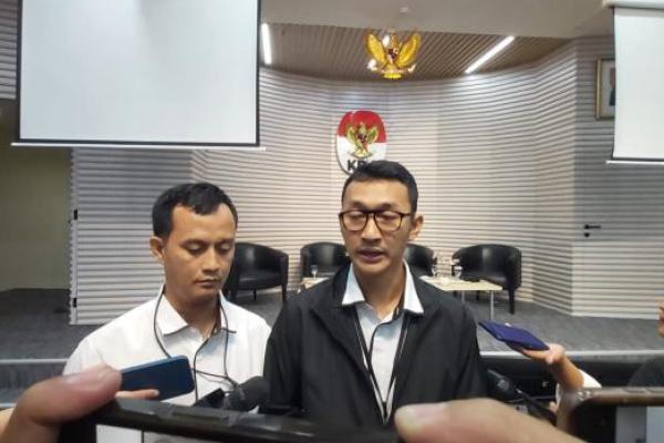 Hal itu didalami penyidik dari pemeriksaan saksi Rita Susana Supriyanti selaku ASN Pemerintah Cirebon.