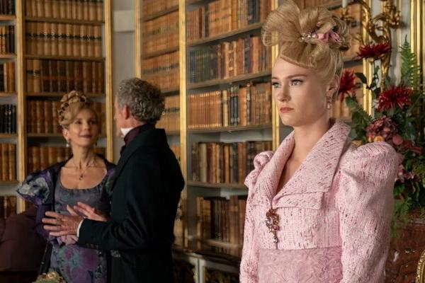 Bridgerton Musim 3 Episode 6: Lady Whistledown Asli tak Rela Diklaim Cressida