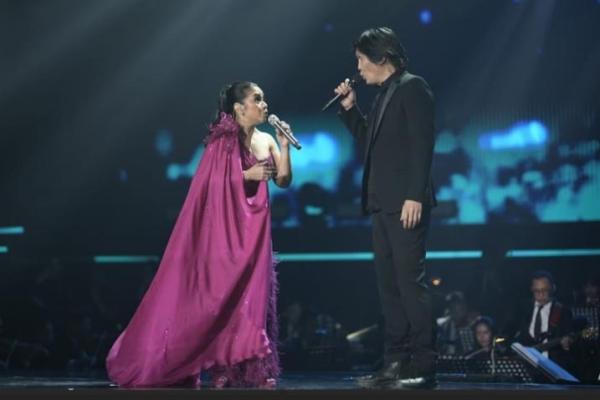 Konser 40 Tahun Simfoni Dari Hati, Ruth Sahanaya bawakan 33 lagu hits dengan memboyong 50 musisi ternama
