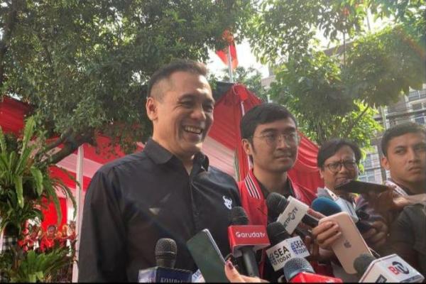 Buktinya yang tersangka di kasus CSR BI saja sebanyak 2 orang bisa diralat. Dan, kalau dugaan untuk mentersangkakan Sekjen (Hasto Kristiyanto) sudah sejak lama.
