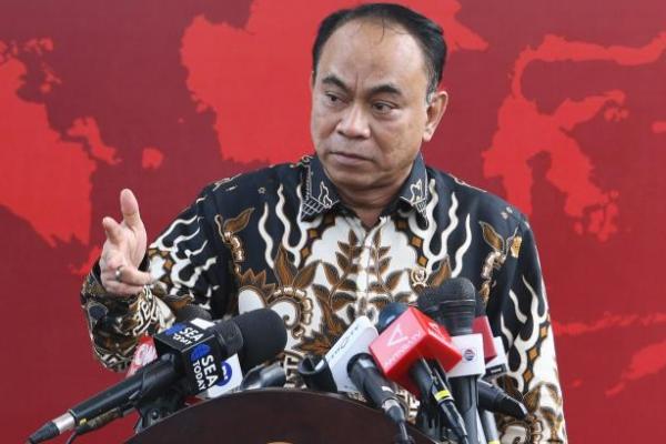 Kalau memang ada indikasi kuat pemerintahan akan berubah sebelum 2029, sampaikan dasarnya. Jangan hanya bicara insting politik.
