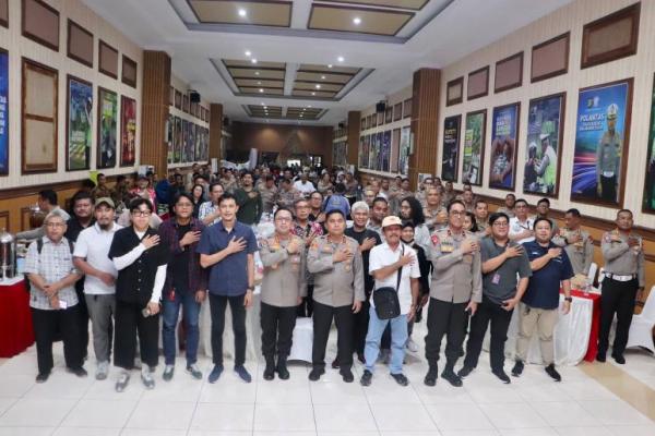 Kapolda Metro Jaya persilahkan wartawan yang mau memberikan masukan atau kritiknya.&nbsp;