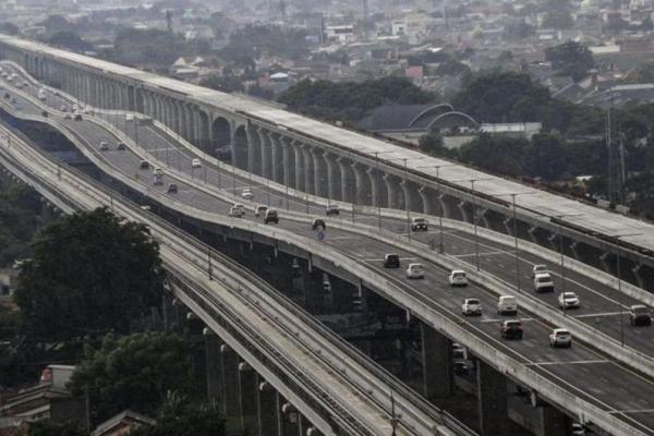 Mengenal Istilah Lane Hogger, Kebiasaan Buruk di Jalan Tol