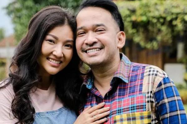 Ruben Onsu dan Sarwendah ternyata sudah 6 bulan terakhir ini tak lagi hidup bersama.
