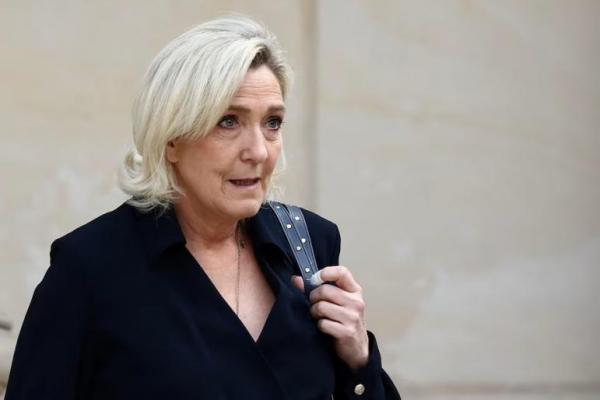 Hakim tingkat banding tetap menguatkan vonis bersalah Marine Le Pen atas kasus korupsi pada 2025, namun memberikan keringanan hukuman.