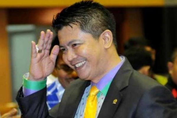 Pengamat politik dan hukum Dr Pieter C Zulkifli, SH., MH., mengingatkan bila gagasan tentang kedaulatan dan keadilan diuji oleh praktik kekuasaan itu sendiri.