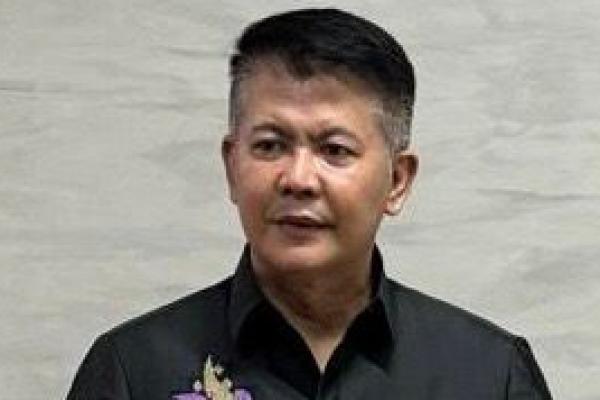 Salah satu nama pendaftar Capim KPK yang paling menarik adalah mantan Ketua Komisi III DPR, Pieter C. Zulkifli Simabuea.
