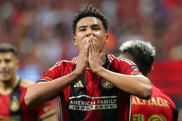 Chelsea mendatangkan Caleb Wiley, bek kiri muda dari klub Major League Soccer (MLS), Atlanta United, dengan kontrak berdurasi enam tahun.