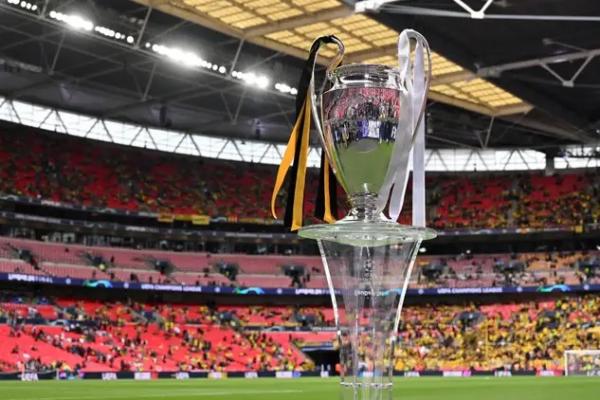 Empat klub raksasa Eropa berhasil melaju ke semifinal Liga Champions musim 2024/2025, yakni Inter Milan, Barcelona, Arsenal, dan Paris Saint-Germain.