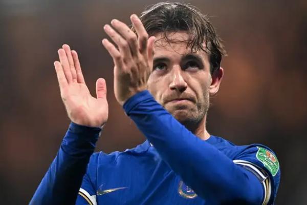 Dua hari sebelum penutupan bursa transfer musim dingin, Crystal Palace bergerak cepat mendekati Chelsea, untuk mendapatkan bek sayap buangan The Blues, Ben Chilwell.
