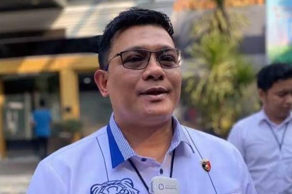 PT MML dengan kode saham PIPA sejatinya tidak memenuhi ketentuan untuk melantai di Bursa Efek Indonesia karena tidak lolos persyaratan IPO
