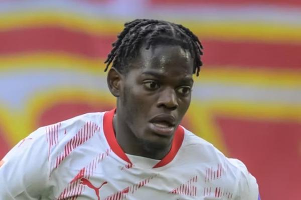 Liverpool dikabarkan tengah mengincar bek RB Leipzig, Castello Lukeba, sebagai kandidat pengganti Ibrahima Konate yang kabarnya menjadi incaran Real Madrid.