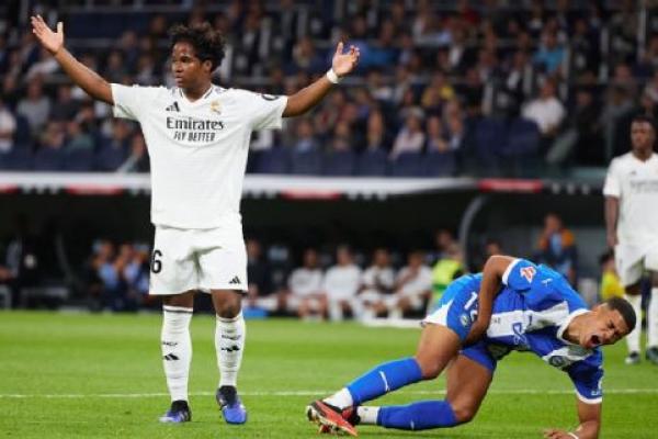 Pelatih Real Madrid, Carlo Ancelotti, memberikan sinyal bakal menurunkan Endrick dalam pertandingan melawan Valencia yang akan berlangsung pada 4 Januari 2025 mendatang.